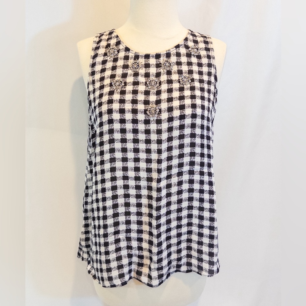 Chelsea28 Black and White Sleeveless Rhinestone Embellished Top- small
